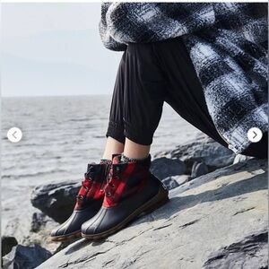 🆕 Sperry Women Syren Gulf Buffalo Check Red Black Plaid Boots. Size 10 NIB